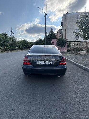 Mercedes E 320-5