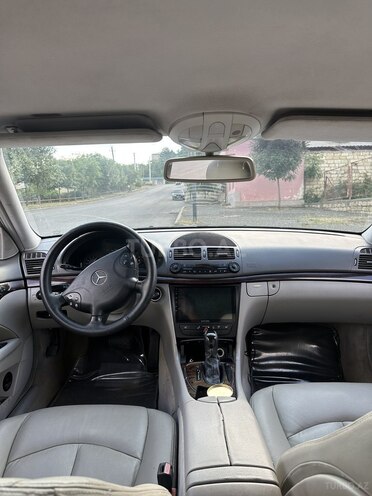 Mercedes E 320-8