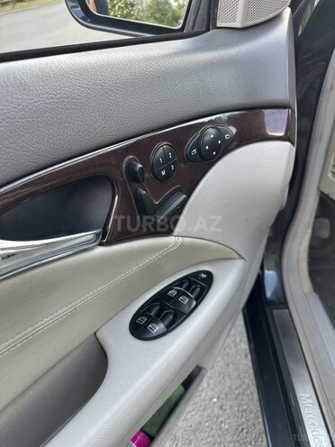 Mercedes E 320-9