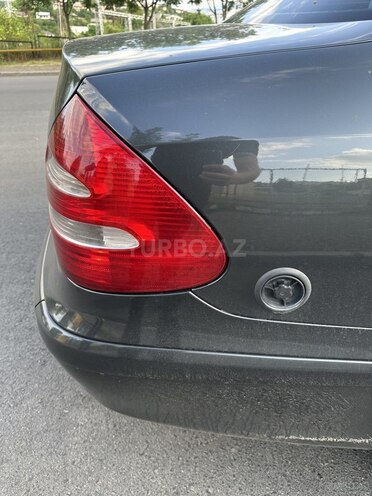 Mercedes E 320-11