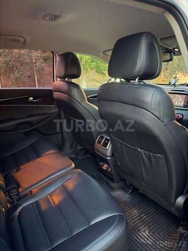 Kia Sorento-10