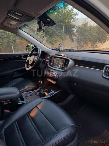 Kia Sorento-9