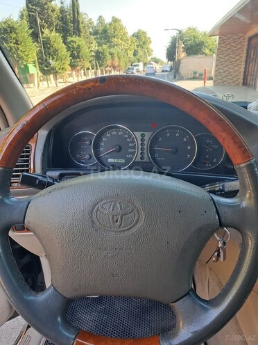 Toyota Land Cruiser-7