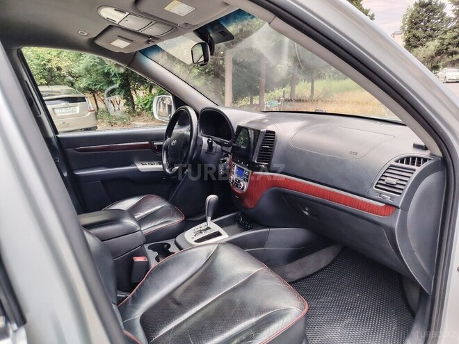 Hyundai Santa Fe-12