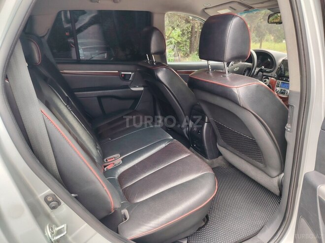 Hyundai Santa Fe-13