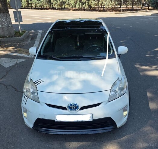 Toyota Prius-4