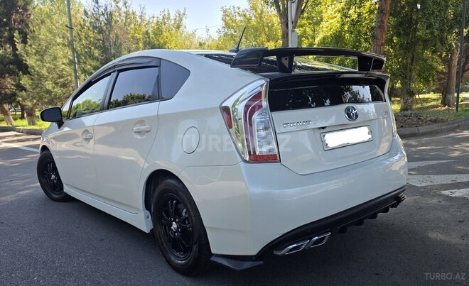 Toyota Prius-9