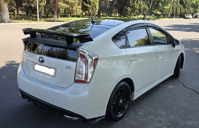Toyota Prius-8