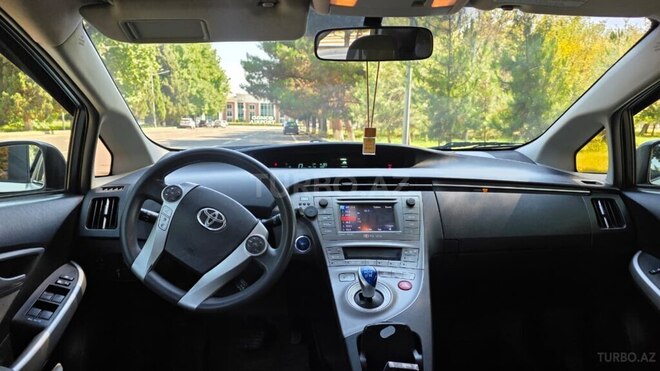 Toyota Prius-10