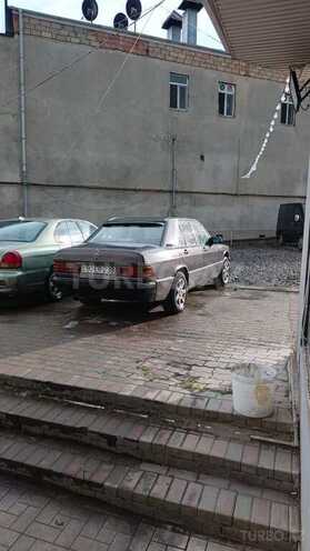 Mercedes 190-2
