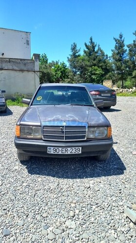 Mercedes 190-1