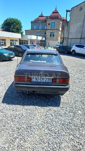Mercedes 190-4