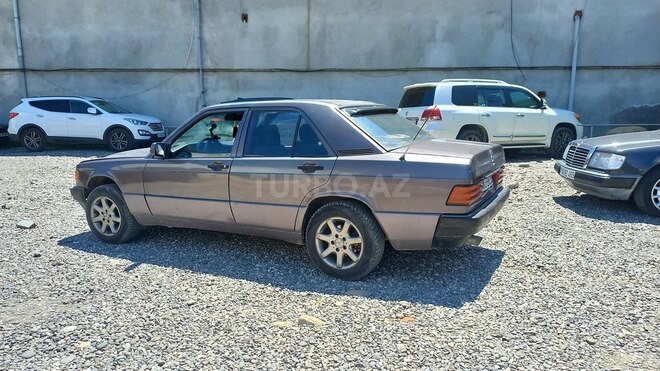 Mercedes 190-7