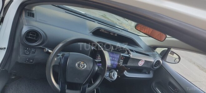 Toyota Aqua-6