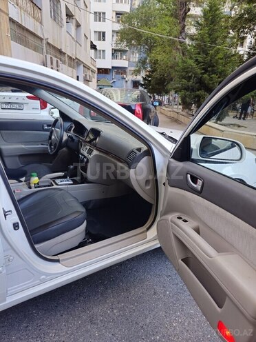 Hyundai Sonata-11