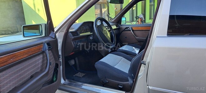 Mercedes E 220-7