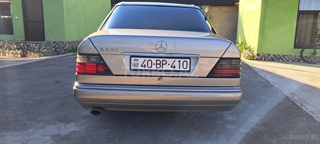 Mercedes E 220-5