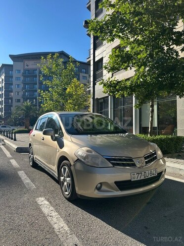 Nissan Tiida-1