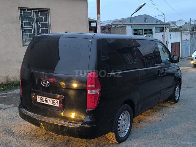 Hyundai H-1-2