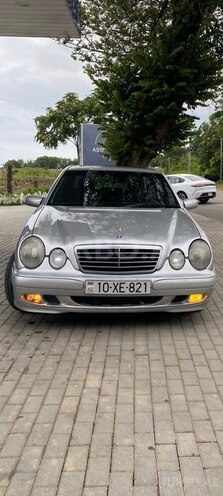 Mercedes E 250-1