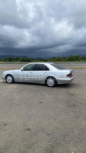 Mercedes E 250-3