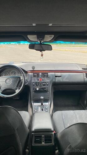Mercedes E 250-5