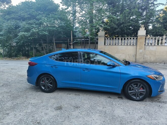 Hyundai Elantra-4