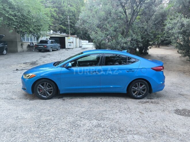 Hyundai Elantra-3