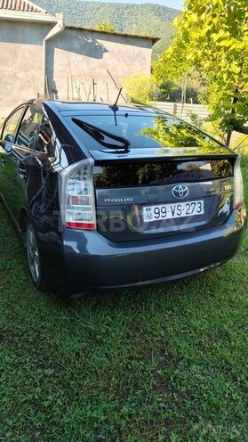 Toyota Prius-2