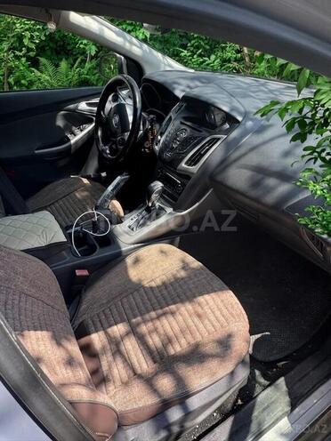Ford Focus-7