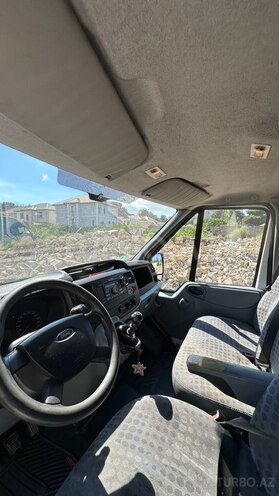 Ford Transit-7