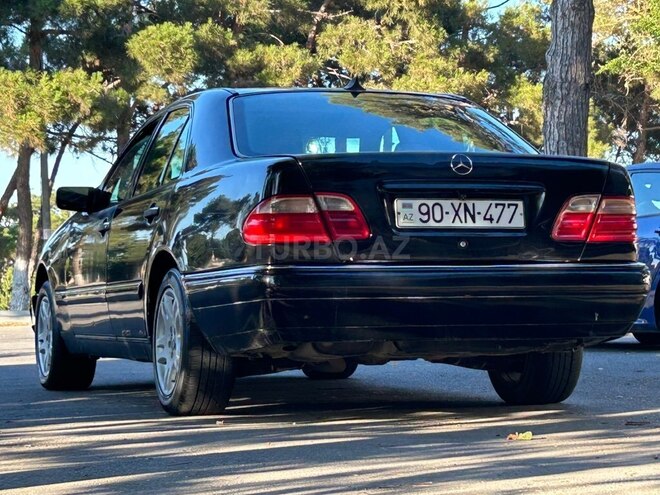 Mercedes E 230-12