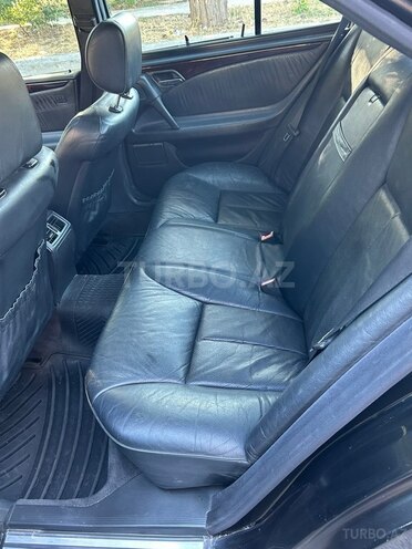 Mercedes E 230-16