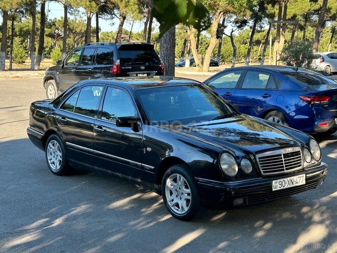 Mercedes E 230-7