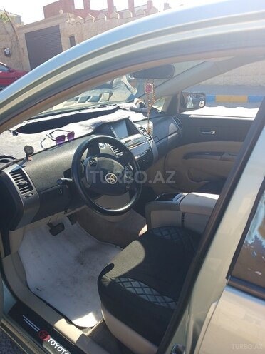 Toyota Prius-5