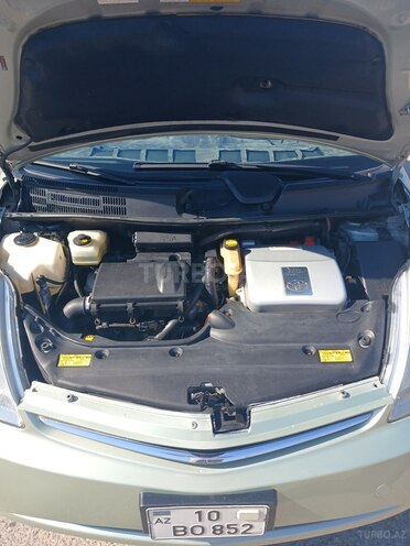 Toyota Prius-2