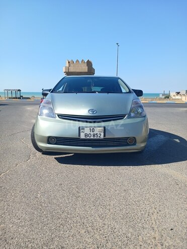 Toyota Prius-12