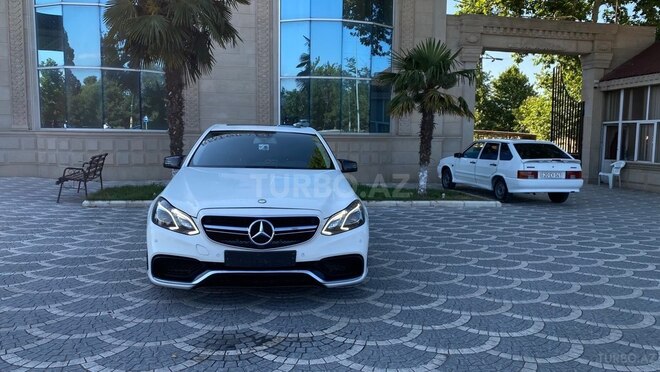 Mercedes E 250-1