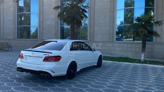 Mercedes E 250-7
