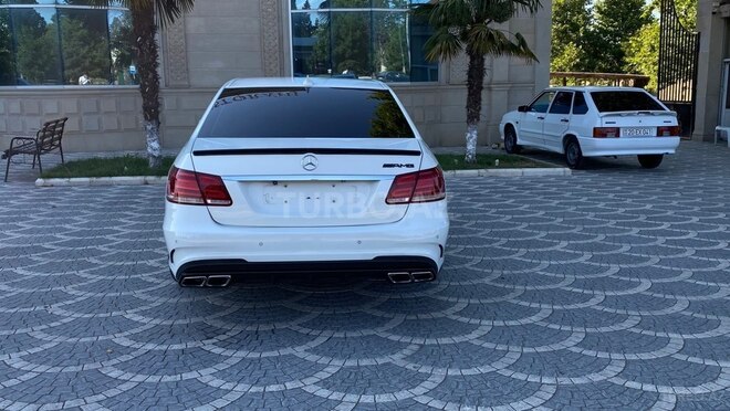 Mercedes E 250-8