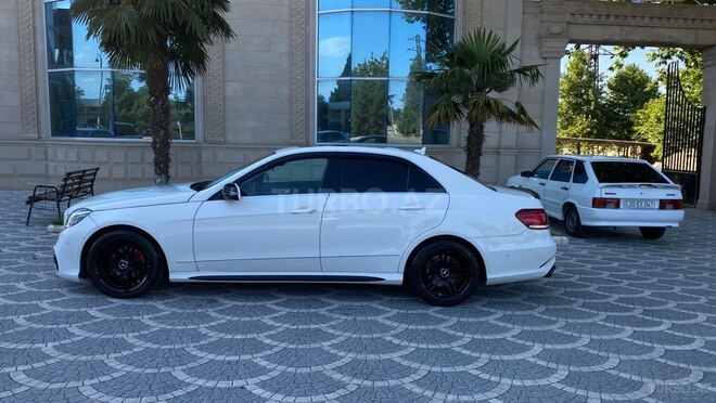 Mercedes E 250-10