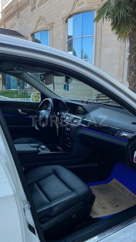 Mercedes E 250-13