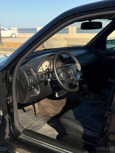 Mercedes C 230-8