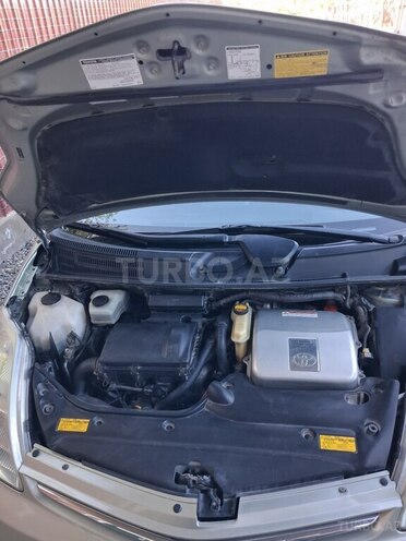 Toyota Prius-4