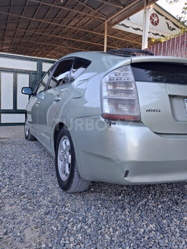 Toyota Prius-12