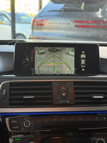 BMW 320d-21