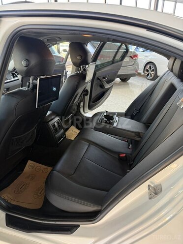 BMW 320d-15