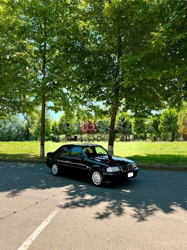 Mercedes C 200-1