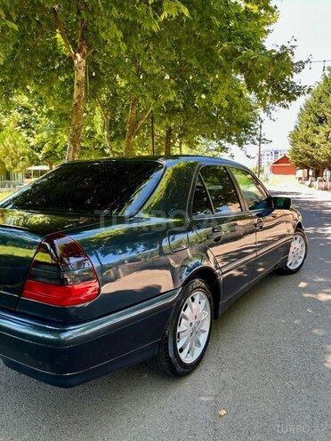 Mercedes C 200-11