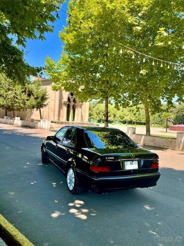 Mercedes C 200-13